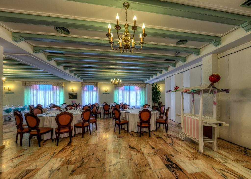 Hotel Sandra Alcala de Guadaira Ngoại thất bức ảnh