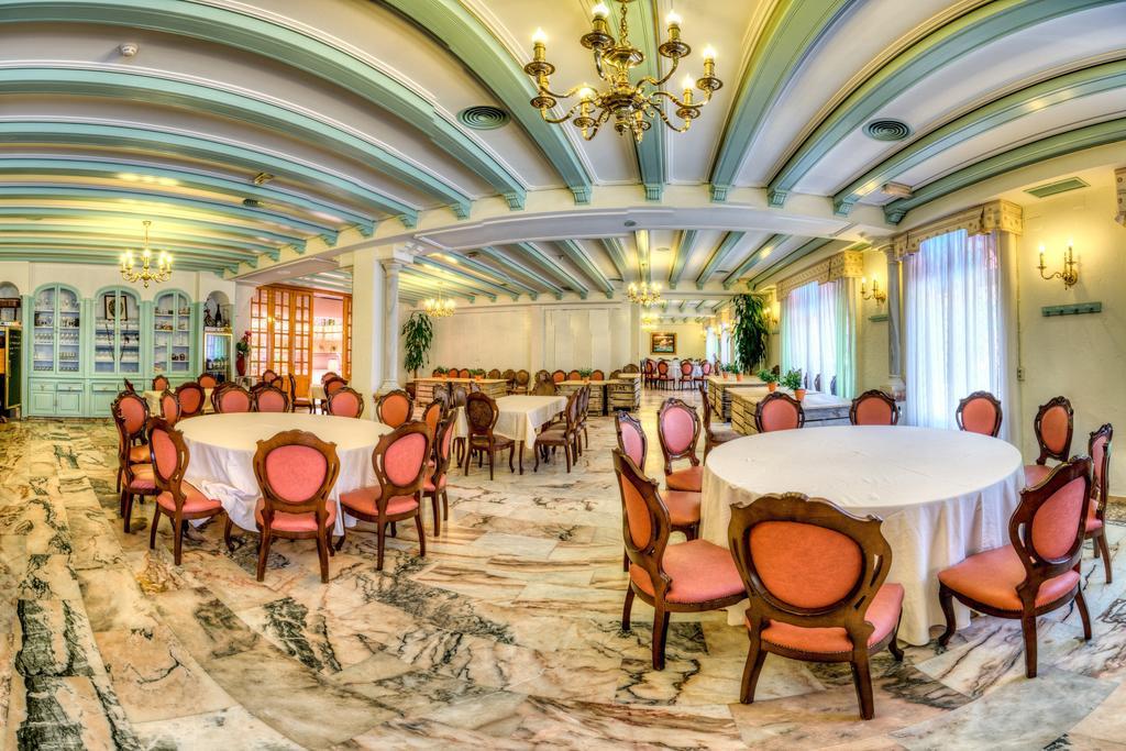 Hotel Sandra Alcala de Guadaira Ngoại thất bức ảnh
