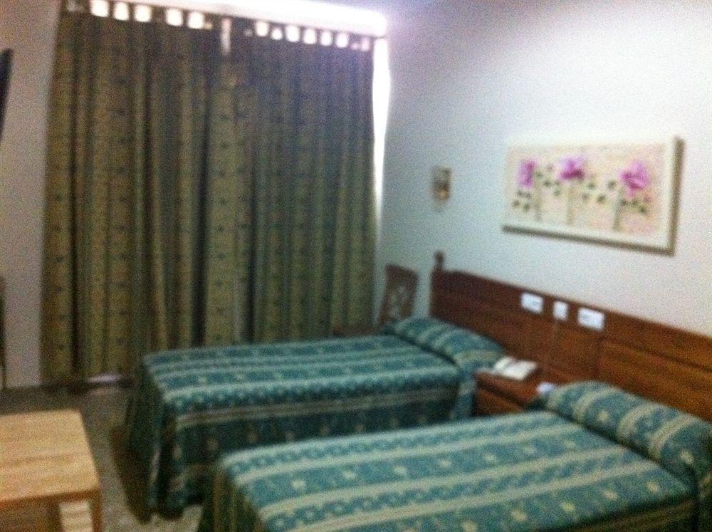 Hotel Sandra Alcala de Guadaira Ngoại thất bức ảnh