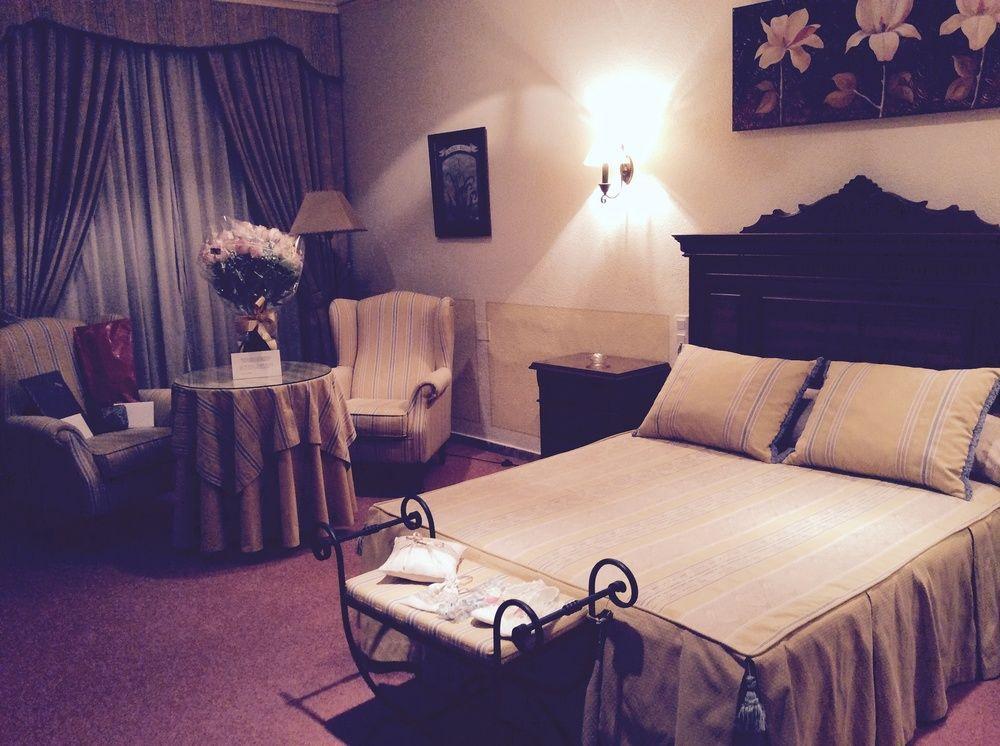 Hotel Sandra Alcala de Guadaira Ngoại thất bức ảnh