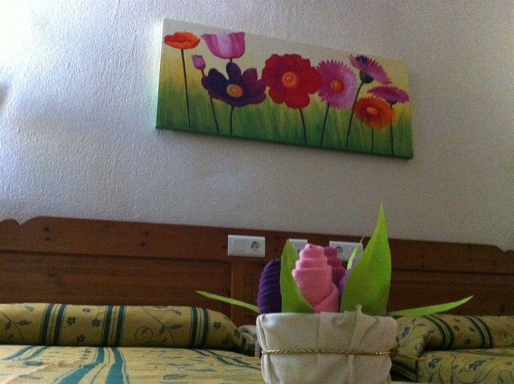 Hotel Sandra Alcala de Guadaira Ngoại thất bức ảnh