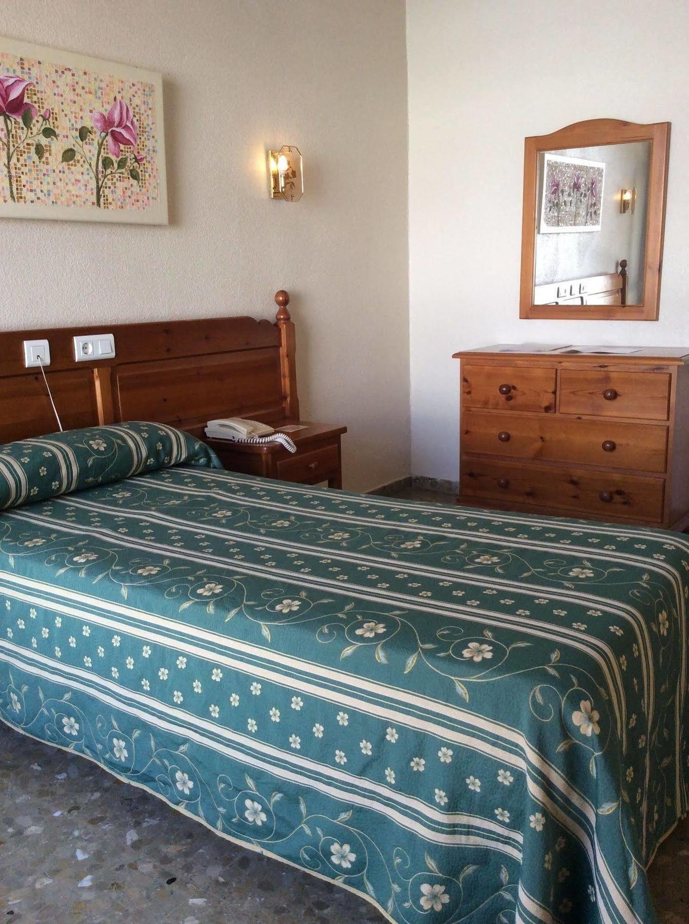 Hotel Sandra Alcala de Guadaira Ngoại thất bức ảnh