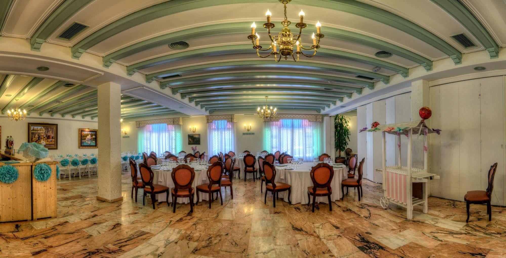 Hotel Sandra Alcala de Guadaira Ngoại thất bức ảnh