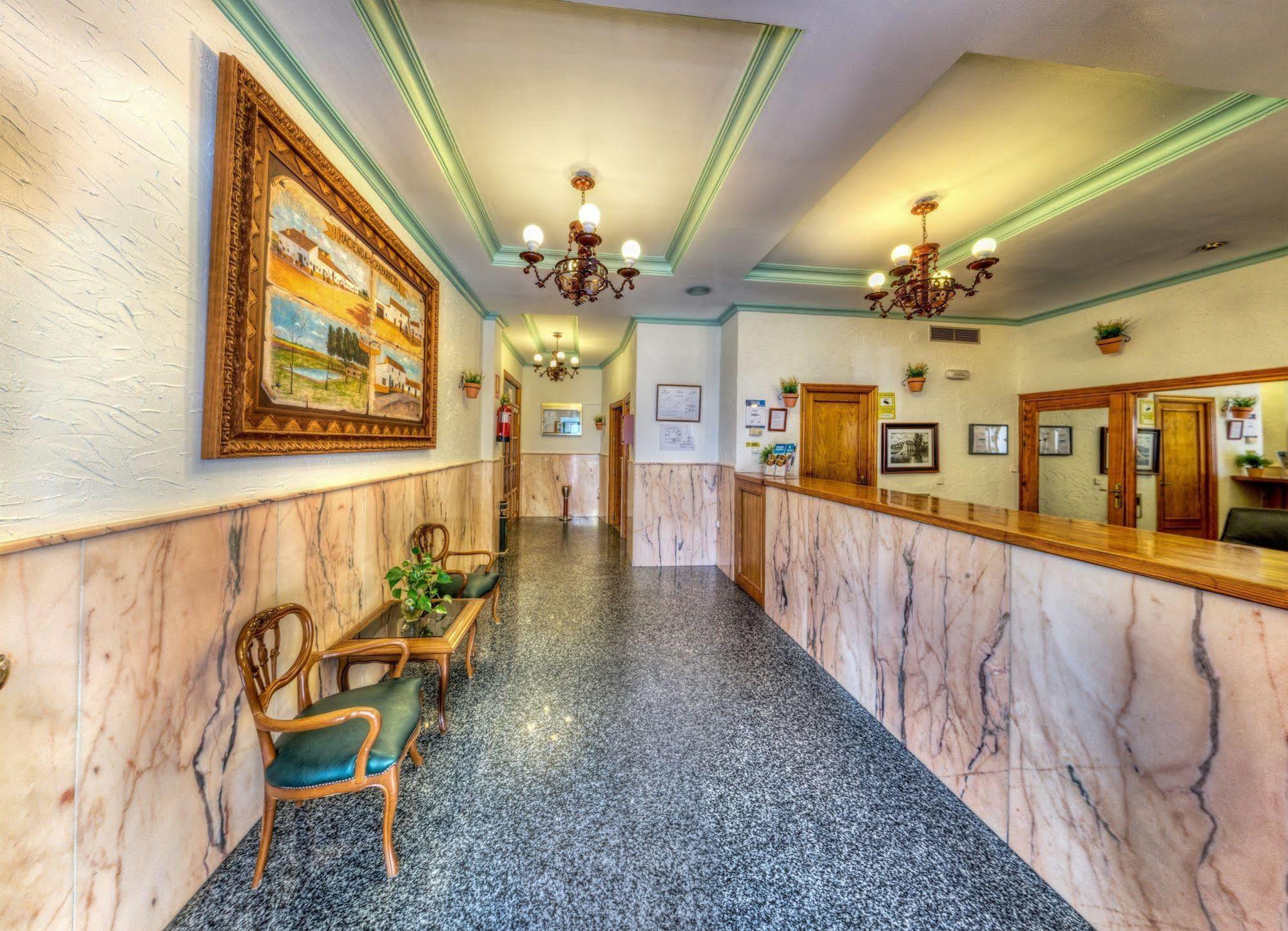 Hotel Sandra Alcala de Guadaira Ngoại thất bức ảnh