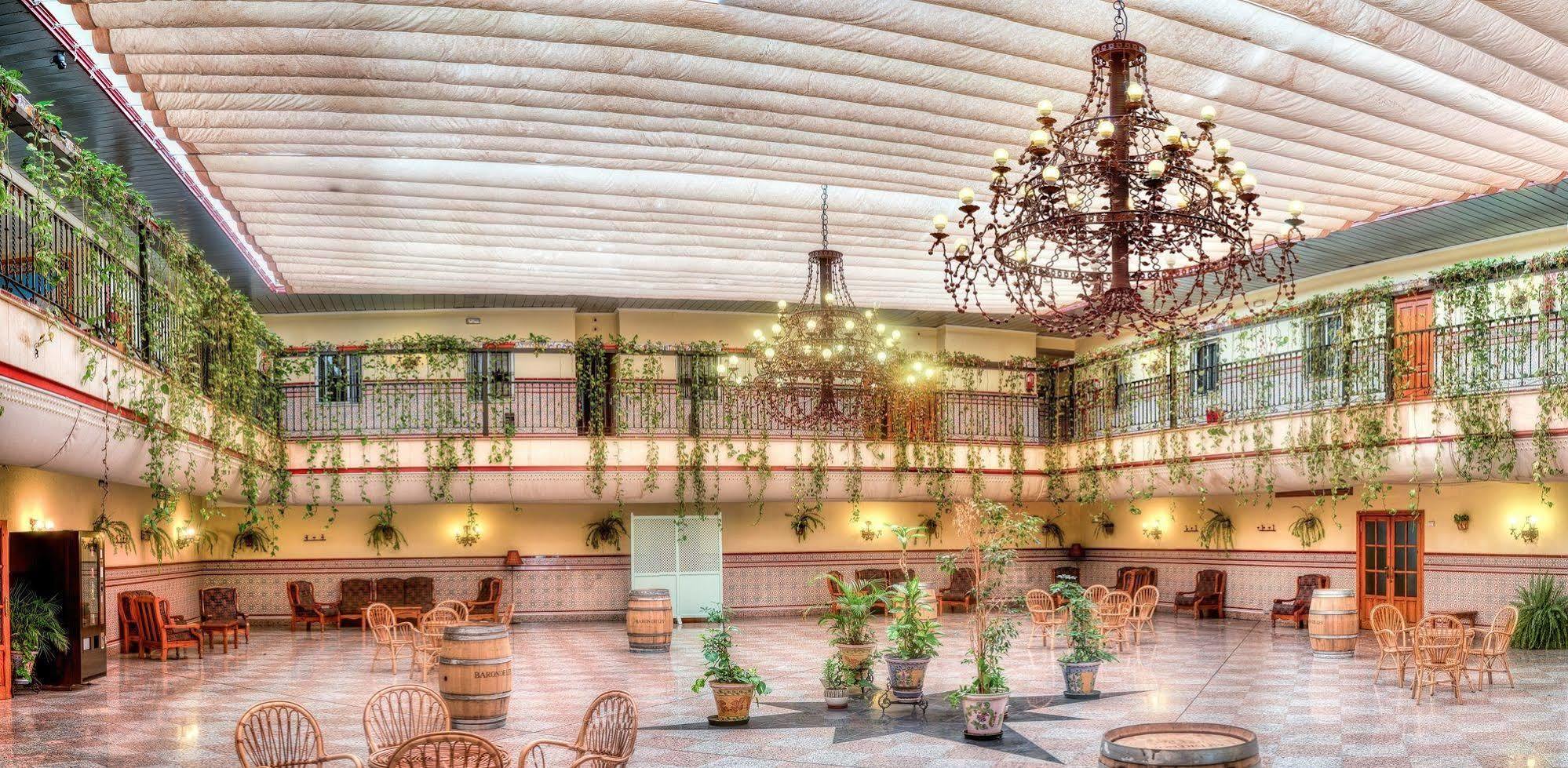 Hotel Sandra Alcala de Guadaira Ngoại thất bức ảnh