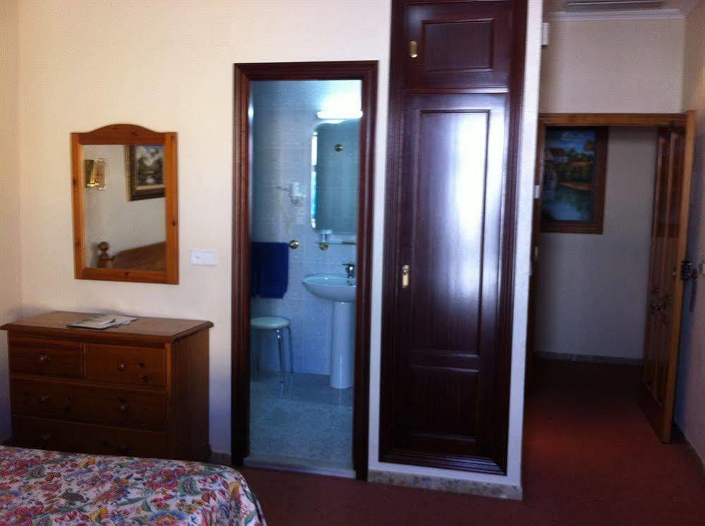 Hotel Sandra Alcala de Guadaira Ngoại thất bức ảnh